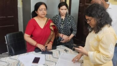 Photo of कानपुर : बीएलओ ड्यूटी के नाम पर मार्च भर अध्यापन नहीं करने वाली सहायक अध्यापक का वेतन रोकने के निर्देश