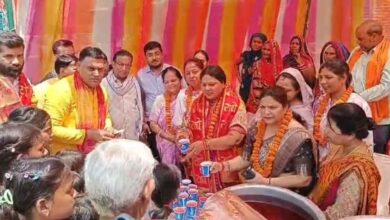Photo of कानपुर देहात: भीषण गर्मी में राहगीरों को मिला मीठा शरबत भाजपा जिला अध्यक्ष ने जल दान को बताया सबसे बड़ा पुण्य