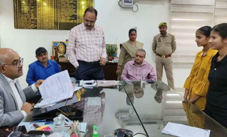 छात्रा शिवानी की सुंदर लिखावट का नमूना