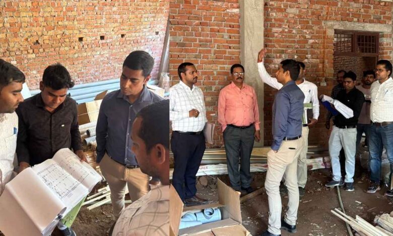 मुख्य विकास अधिकारी विधान जायसवाल निर्माणाधीन हॉस्टल की गुणवत्ता जांचते हुए