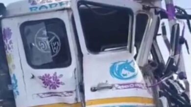 Photo of कानपुर देहात: पुखरायां में दो ट्रेलर आपस में भिड़े,चालक और खलासी घायल