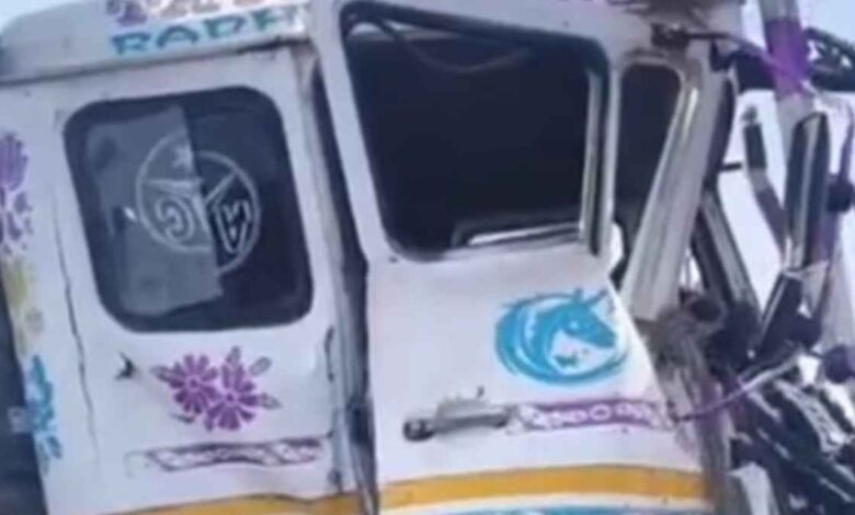 कानपुर देहात: पुखरायां में दो ट्रेलर आपस में भिड़े,चालक और खलासी घायल 3 नेशनल हाईवे पर सड़क दुर्घटना