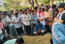 Photo of कानपुर देहात: दुख की घड़ी में परिजनों के बीच पहुंचे पूर्व प्रत्याशी मनु सिंह शोक संतप्त परिवारों को बंधाया ढांढस