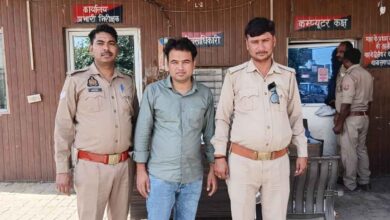 Photo of कानपुर देहात: शिवा होटल के पास चेकिंग के दौरान अवैध तमंचे के साथ अभियुक्त गिरफ्तार
