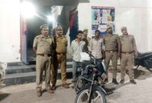 Photo of कानपुर देहात: रसूलाबाद पुलिस ने 24 घंटे में किया अंधे कत्ल का खुलासा आईपीएल के कर्ज और मामूली विवाद में की गई थी असद की हत्या