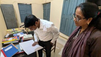 Photo of सीडीओ का राजपुर ब्लॉक में छापा: 3 महीने से लापता ऑपरेटर की सेवा समाप्त, जे.ई. का वेतन रोका