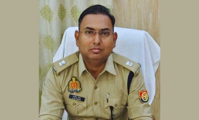 सुपर कॉप आलोक प्रसाद।
