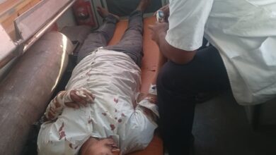Photo of जनता इंटर कॉलेज उमरपुर के पास आमने-सामने भिड़ीं दो बाइकें, दो युवक घायल