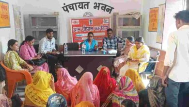 उदनापुर में सजी जन चौपाल: बीडीओ ने सुनीं ग्रामीणों की समस्याएं, सरकारी योजनाओं का लाभ उठाने हेतु किया जागरूक 9 Photo of उदनापुर में सजी जन चौपाल: बीडीओ ने सुनीं ग्रामीणों की समस्याएं, सरकारी योजनाओं का लाभ उठाने हेतु किया जागरूक