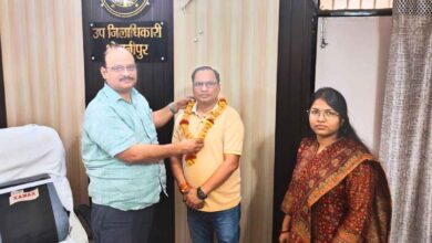 कानपुर देहात: भोगनीपुर में चमका इस शिक्षक का सितारा, जनगणना कार्य सबसे पहले पूरा कर जीता सबका दिल, SDM ने किया सम्मानित 6 Photo of कानपुर देहात: भोगनीपुर में चमका इस शिक्षक का सितारा, जनगणना कार्य सबसे पहले पूरा कर जीता सबका दिल, SDM ने किया सम्मानित