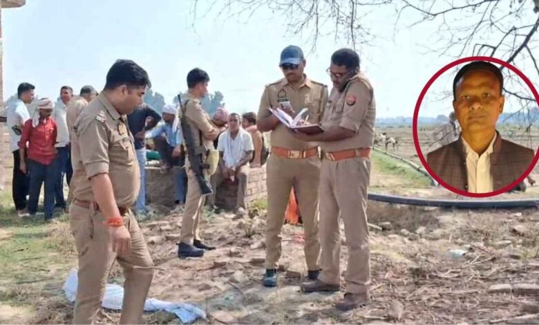 मंगलपुर में घटनास्थल पर जांच करती पुलिस और फॉरेंसिक टीम।
