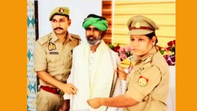 Photo of कानपुर देहात: यमुना में डूबते युवक को बचाया, पुलिसकर्मी और तैराक बने हीरो