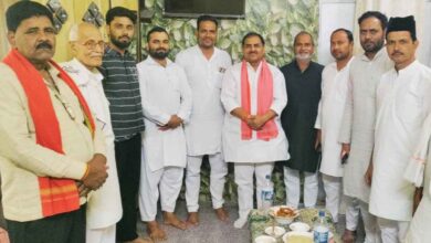 भोगनीपुर में ईद की बढ़ी रौनक: मुस्लिम भाइयों के बीच पहुंचे सपा नेता नरेंद्र पाल सिंह मनु, गले मिलकर दी मुबारकबाद 4 Photo of भोगनीपुर में ईद की बढ़ी रौनक: मुस्लिम भाइयों के बीच पहुंचे सपा नेता नरेंद्र पाल सिंह मनु, गले मिलकर दी मुबारकबाद