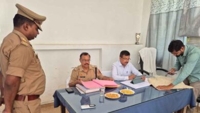 जालौन: थाना समाधान दिवस में डीएम-एसपी की मौजूदगी में एट कोतवाली में निपटीं शिकायतें, अवैध कब्जेदारों को चेतावनी 1 Photo of जालौन: थाना समाधान दिवस में डीएम-एसपी की मौजूदगी में एट कोतवाली में निपटीं शिकायतें, अवैध कब्जेदारों को चेतावनी
