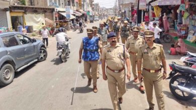 Photo of गंगा दशहरा और बकरीद पर कानपुर देहात में हाई अलर्ट: पुखरायां, भोगनीपुर और अमरौधा की सड़कों पर उतरी भारी पुलिस फ़ोर्स