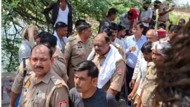 कानपुर देहात में सड़क हादसे में बाइक सवार की मौत, परिजनों ने आरोपी चालक की गिरफ्तारी की मांग को लेकर किया हंगामा 9 Photo of कानपुर देहात में सड़क हादसे में बाइक सवार की मौत, परिजनों ने आरोपी चालक की गिरफ्तारी की मांग को लेकर किया हंगामा