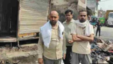 Photo of कंचौसी नहर पुल के पास संदिग्ध परिस्थितियों में लगी आग से चार दुकानें जलकर राख