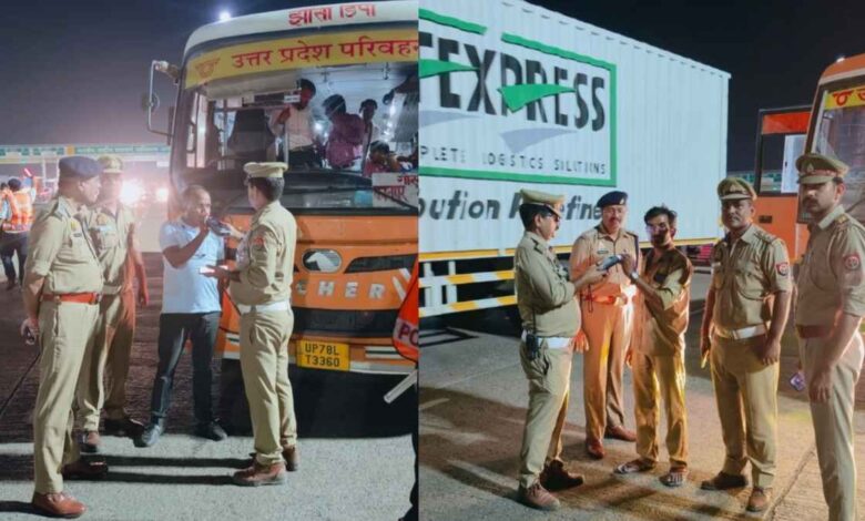 कानपुर देहात: बेकाबू साइलेंसर और शराब पीकर वाहन चलाने वालों पर पुलिस का डंडा, वसूला 22 लाख से अधिक जुर्माना 1 कानपुर देहात के मुख्य चौराहे पर ब्रीथ एनालाइजर से वाहन चालक की जांच करती पुलिस और यातायात विभाग की संयुक्त टीम।
