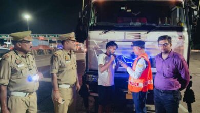 कानपुर देहात: बुलेट राजाओं और पियक्कड़ों पर भारी पड़ी पुलिस, तीन घंटे में कटे लाखो के चालान 2 Photo of कानपुर देहात: बुलेट राजाओं और पियक्कड़ों पर भारी पड़ी पुलिस, तीन घंटे में कटे लाखो के चालान