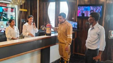 Photo of कानपुर देहात: होटल और व्यावसायिक भवनों में चेकिंग से मचा हड़कंप: कानपुर देहात में सीएफओ के नेतृत्व में हुआ बड़ा फायर व विद्युत सुरक्षा ऑडिट
