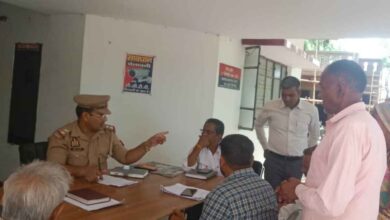 Photo of कानपुर देहात: बरौर में नवागत थाना प्रभारी ने सुनी तीन शिकायतें,एक का निस्तारण