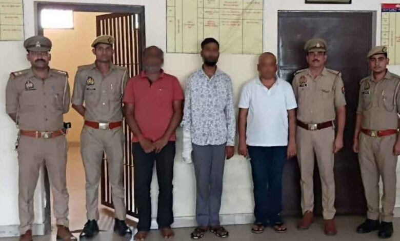 कानपुर में सनसनीखेज वारदात: 21 वर्षीय युवती की अपहरण के बाद हत्या, बर्रा पुलिस ने स्कॉर्पियो और रस्सी के साथ 3 हत्यारोपियों को दबोचा 1 कानपुर में अपरहण हत्या का आरोपी अरेस्ट