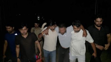 Photo of जालौन में पुलिस और स्वाट टीम की संयुक्त कार्रवाई: मुठभेड़ के बाद 25 हजारी इनामी हिस्ट्रीशीटर ‘लादेन’ गिरफ्तार