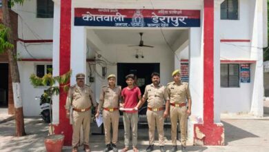 Photo of कानपुर देहात: लड़ाई-झगड़े में तमंचा लहराने वाला अभियुक्त 24 घंटे में गिरफ्तार, वीडियो वायरल होने के डर से भाग रहा था आरोपी