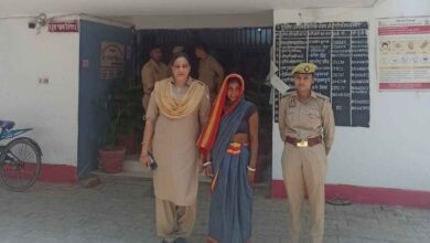 Photo of कानपुर देहात: देवर संग अवैध संबंधों में बाधक बनी ननद की हत्या, सेंगुर नदी में फेंका था शव, अभियुक्ता गिरफ्तार