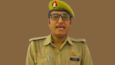 Photo of सोशल मीडिया पर अफसरों के खिलाफ जहर उगलना पड़ा भारी, लखनऊ पुलिस का आरक्षी सुनील कुमार शुक्ला नौकरी से बर्खास्त