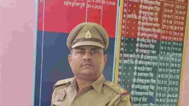 Photo of कानपुर देहात में मंगलपुर थाना प्रभारी महेश दुबे लाइन हाजिर