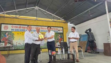Photo of नवोदय विद्यालय में ग्रामीण प्रतिभाओं को तराशने की बड़ी पहल: रिकॉर्ड आवेदन कराने वाले तीन खंड शिक्षा अधिकारी हुए सम्मानित