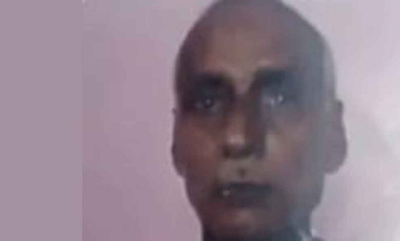 रसूलाबाद में संदिग्ध परिस्थितियों में कमरे में फंदे से लटका मिला बुजुर्ग का शव 1 रसूलाबाद में संदिग्ध परिस्थितियों में कमरे में फंदे से लटका मिला बुजुर्ग का शव