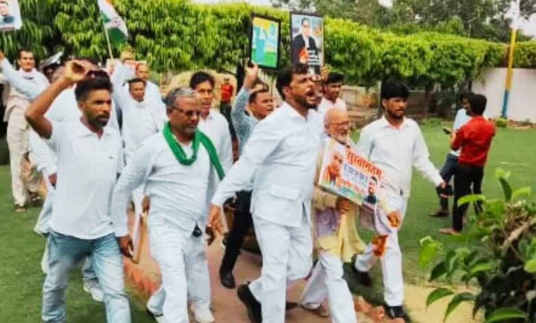 कानपुर देहात के सूर्या होटल में कांग्रेसी कार्यकर्ताओं के बीच हुई मारपीट और हंगामे का दृश्य।