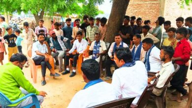 कानपुर देहात: ग्राम नहोली में पीड़िता से मिला बसपा प्रतिनिधिमंडल, सख्त कार्रवाई की मांग 1 Photo of कानपुर देहात: ग्राम नहोली में पीड़िता से मिला बसपा प्रतिनिधिमंडल, सख्त कार्रवाई की मांग