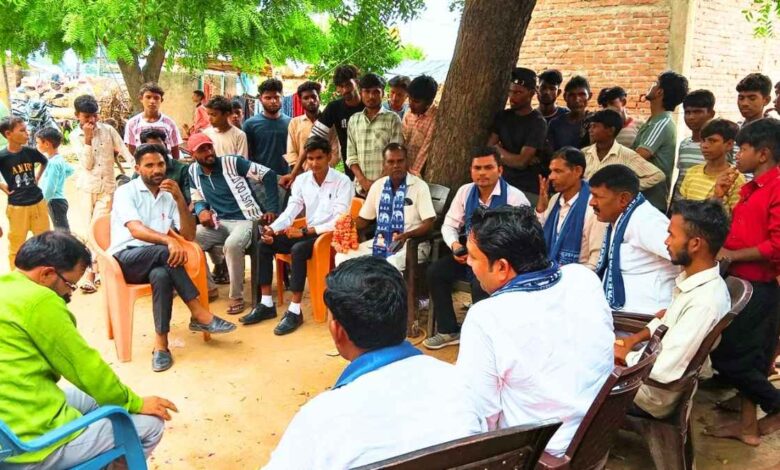 कानपुर देहात: ग्राम नहोली में पीड़िता से मिला बसपा प्रतिनिधिमंडल, सख्त कार्रवाई की मांग 1 बहुजन समाज पार्टी का प्रतिनिधिमंडल।