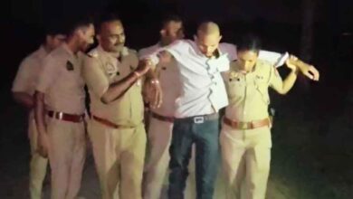 Photo of कानपुर देहात: मूसानगर में पुलिस और बदमाशों के बीच मुठभेड़: 25 जुलाई की ऑटो लूट का सफल अनावरण, एक बदमाश के पैर में लगी गोली, 2 गिरफ्तार