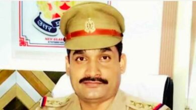 Photo of कानपुर देहात: सिकंदरा थाना प्रभारी जनार्दन प्रताप सिंह लाइन हाजिर, कार्यशैली में शिथिलता पर गिरी गाज