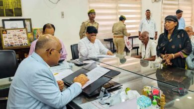 कानपुर की भावुक कहानी: सीढ़ियों की जंग जीती, दिव्यांग गीता को मिला ग्राउंड फ्लोर का आवास 2 Photo of कानपुर की भावुक कहानी: सीढ़ियों की जंग जीती, दिव्यांग गीता को मिला ग्राउंड फ्लोर का आवास