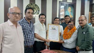 Photo of कानपुर देहात: खंड शिक्षा अधिकारी संजय कुमार को दी गई भावभीनी विदाई, डायट फर्रुखाबाद में वरिष्ठ प्रवक्ता पद पर हुई प्रोन्नति