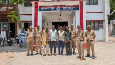 Photo of कानपुर देहात: डेरापुर पुलिस का बड़ा एक्शन, 4 शातिर वारंटियों को दबोचकर भेजा जेल, अपराधियों में हड़कंप