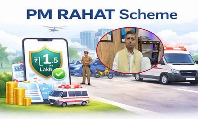 प्रधानमंत्री सड़क दुर्घटना कैशलेस उपचार योजना के तहत कानपुर देहात के सूचीबद्ध अस्पतालों की सूची और हेल्पलाइन नंबर का ग्राफिक पोस्टर।