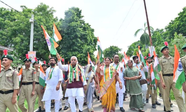 Rakesh Sachan Leading Tiranga Yatra In Bhognipur