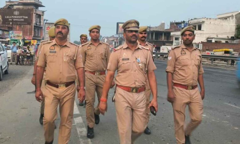 रनियां में रक्षा बंधन से पूर्व पुलिस की कड़ी चौकसी 1 Raniya Police Foot Patrol Ahead Of Raksha Bandhan Kanpur Dehat