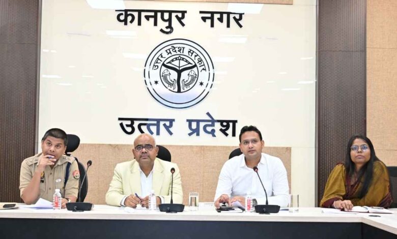 कानपुर: नगर निगम के सक्षम अधिकारी बैठक से नदारद, अपर नगर आयुक्त को कारण बताओ नोटिस, पढ़े खबर 1 grameen nalo ki taping aur shodhan