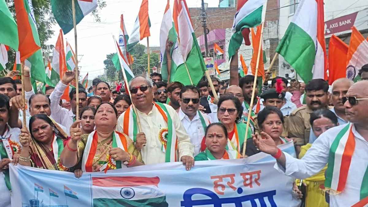 अकबरपुर में संजय निषाद की अगुवाई में निकली भव्य तिरंगा यात्रा