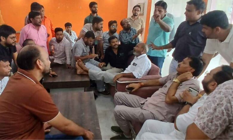 अकबरपुर रामलीला समिति चुनाव हंगामा पुलिस