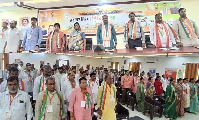 कानपुर देहात भाजपा कार्यसमिति बैठक को संबोधित करते क्षेत्रीय अध्यक्ष रामकिशोर साहू