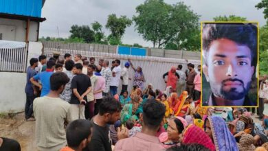 कानपुर देहात: रनिया में करंट से मजदूर की मौत के बाद परिजनों का हंगामा, 7 लाख के मुआवजे पर बना समझौता 7 Photo of कानपुर देहात: रनिया में करंट से मजदूर की मौत के बाद परिजनों का हंगामा, 7 लाख के मुआवजे पर बना समझौता
