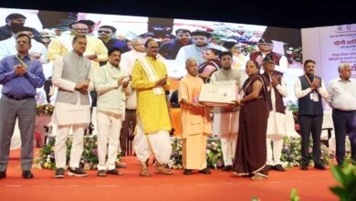Photo of लखनऊ: मुख्यमंत्री योगी आदित्यनाथ ने पीएम पोषण योजना के 3.54 लाख रसोइयों को दिया कैशलेस चिकित्सा सुविधा का तोहफा